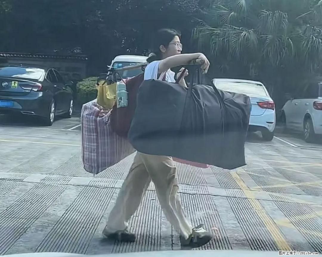 全网追的“扁担女孩”,找了一份暑假工,时薪12元 - 克孜勒苏生活资讯 - 克孜勒苏28生活网 kzls.28life.com