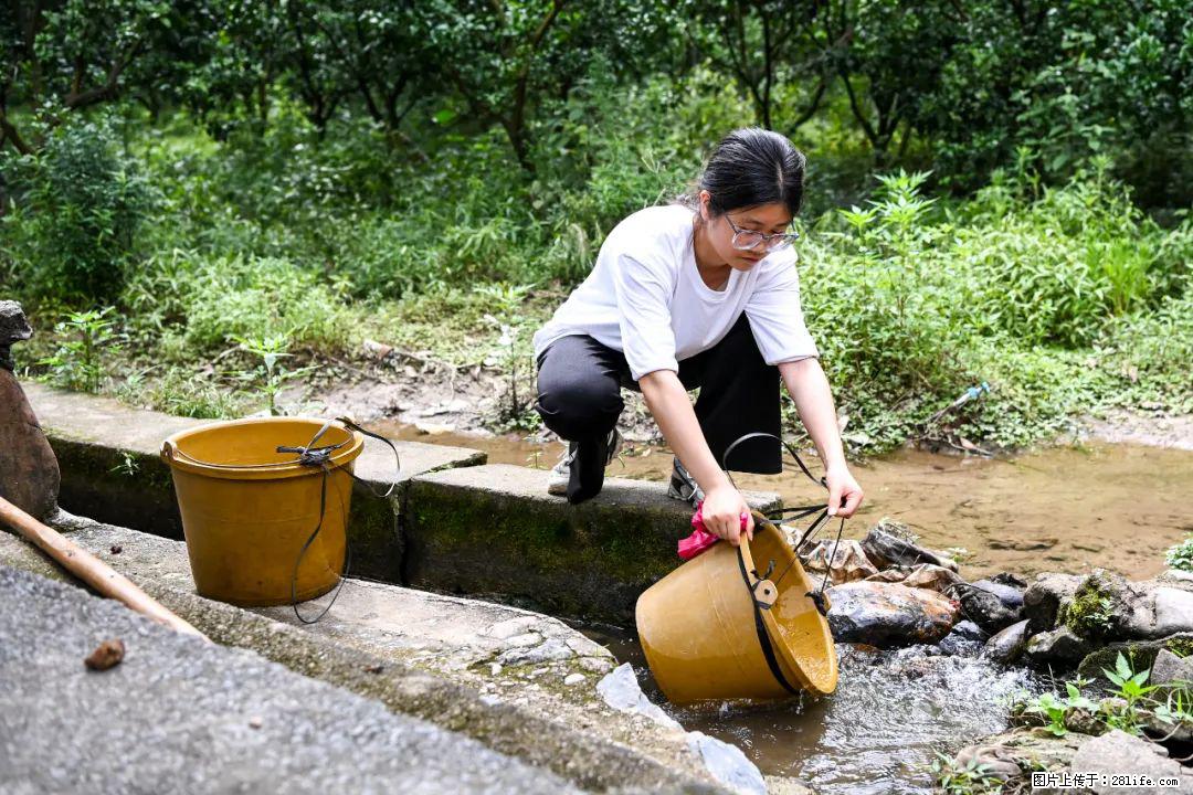 全网追的“扁担女孩”,找了一份暑假工,时薪12元 - 克孜勒苏生活资讯 - 克孜勒苏28生活网 kzls.28life.com